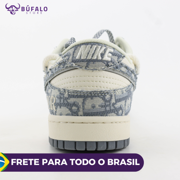 NIKE SB DUNK LOW DIOR BLUE - Image 2