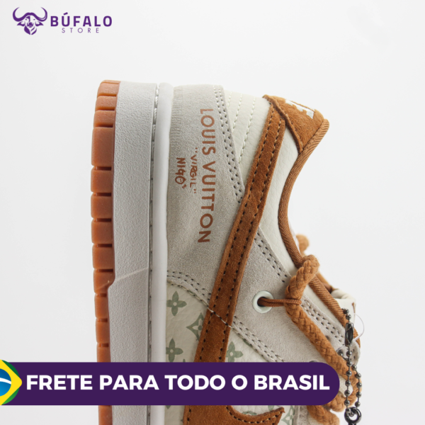 NIKE SB DUNK LOW LOUIS VITTON BEGE - Image 4