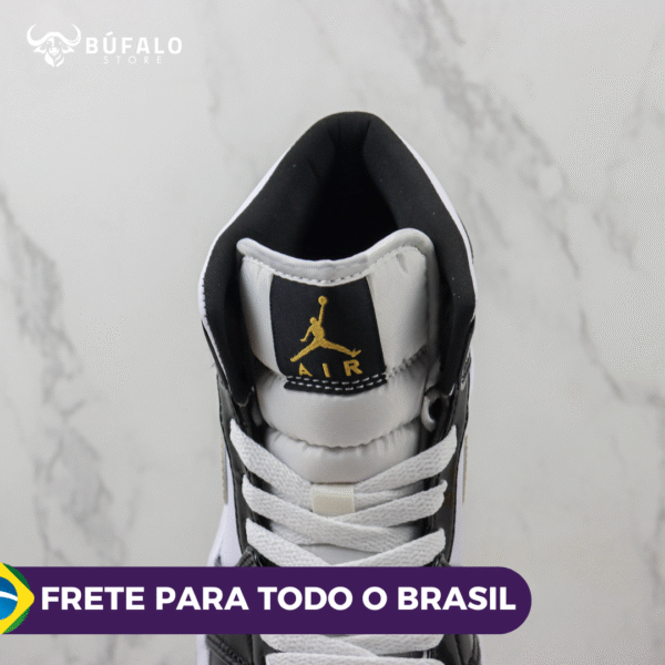 TÊNIS AIR JORDAN 1 MID SE BLACK METALIC GOLD (EM COURO) - Imagem 5