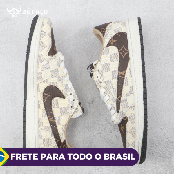 TÊNIS AIR JORDAN 1 LOW X LOUIS VUITTON X TRAVIS SCOTT WHITE (EM COURO) - Imagem 2