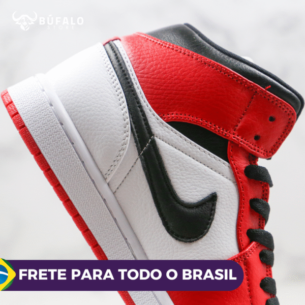 TÊNIS AIR JORDAN 1 MID SE CHICAGO (EM COURO) - Imagem 4