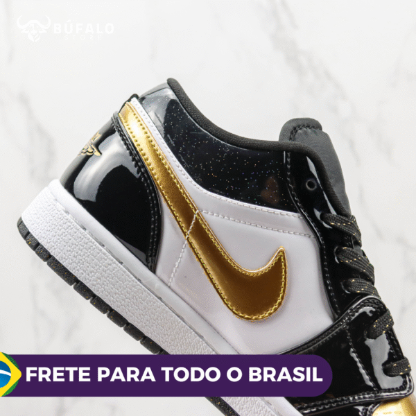 TÊNIS AIR JORDAN 1 LOW SE GOLD TOE (EM COURO) - Imagem 2