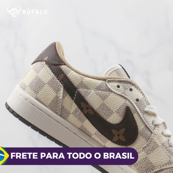 TÊNIS AIR JORDAN 1 LOW X LOUIS VUITTON X TRAVIS SCOTT WHITE (EM COURO) - Imagem 7