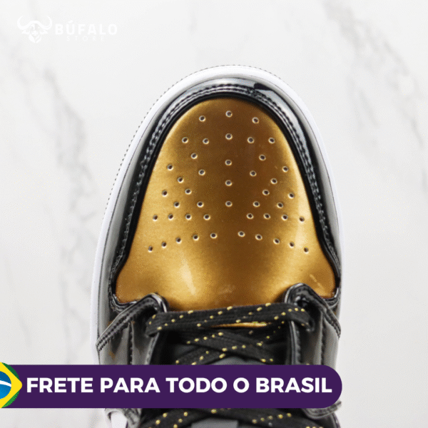 TÊNIS AIR JORDAN 1 LOW SE GOLD TOE (EM COURO) - Imagem 3