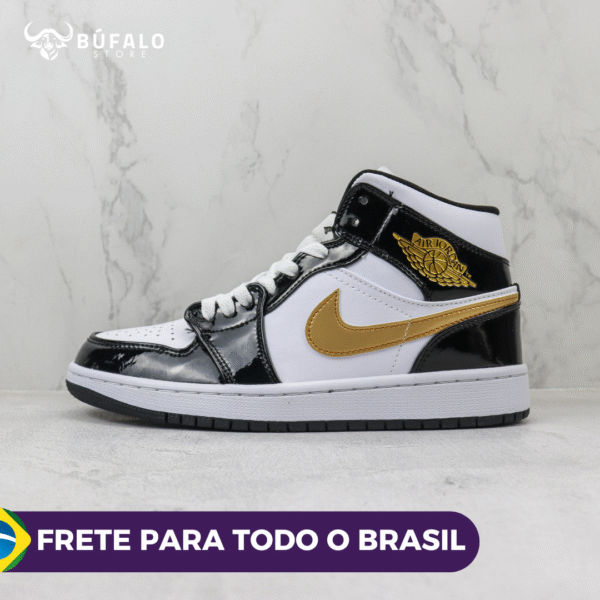 TÊNIS AIR JORDAN 1 MID SE BLACK METALIC GOLD (EM COURO)